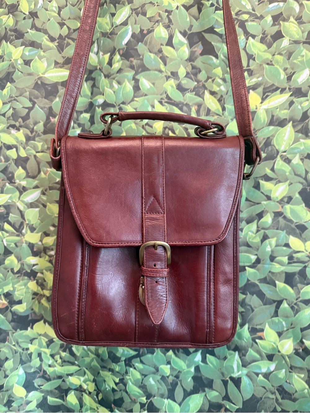 Vintage Wilson’s Leather Classic Leather Crossbody Bag
